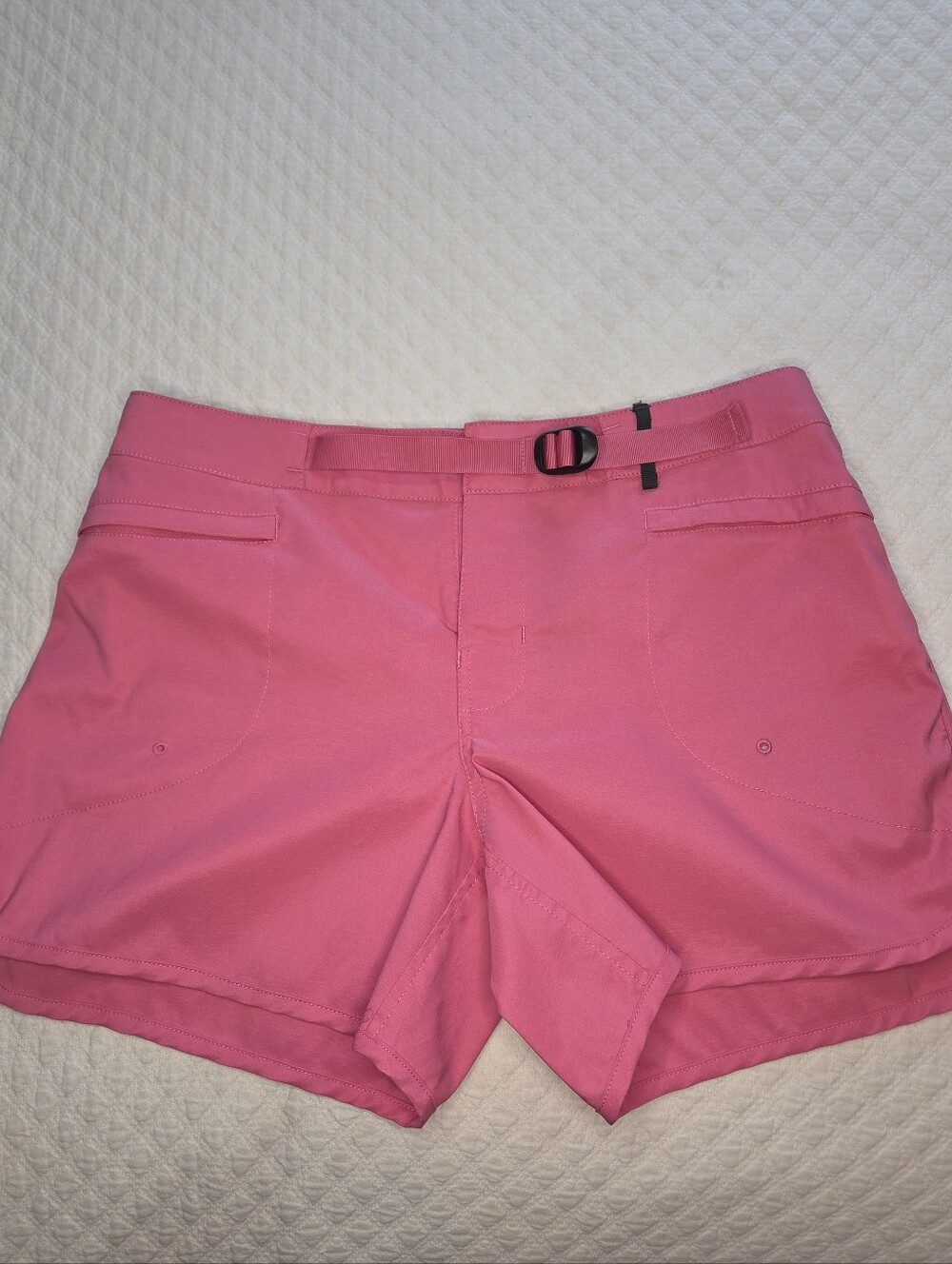 Helly Hansen Women's Medium Pink Shorts UPF 50 Outdoor Hiking Active 32 Waist